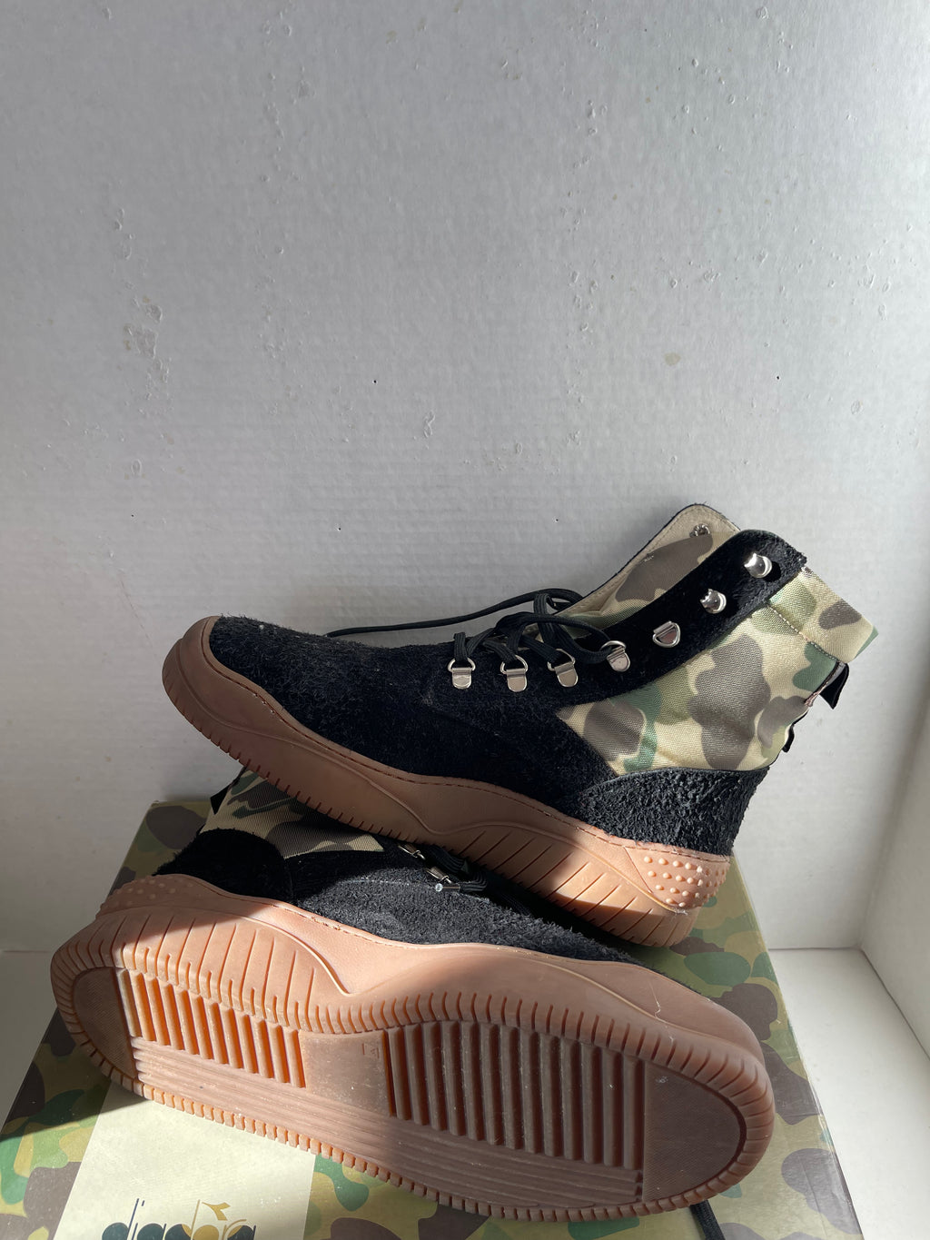 DIADORA MCNAIRY CAMO BOOT. SIZE 10US